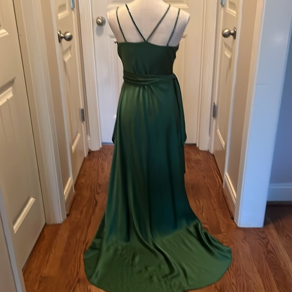 BCBG Elegant Green Evening wear - Picture 2 of 4